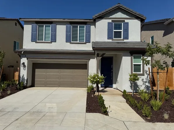 2872 E Escarpa Dr, Fresno, CA 93730