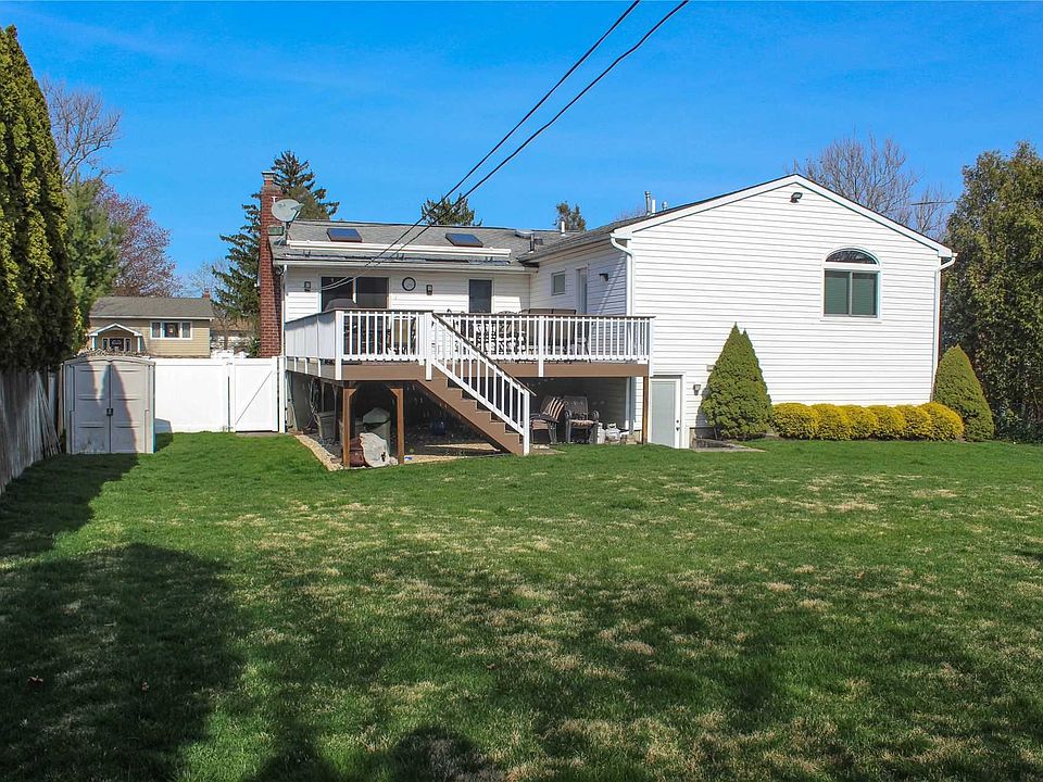 2nd image of 8 Dexter Ln
