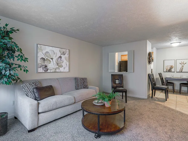 Chamberlain I & II Apartments — Photo 10