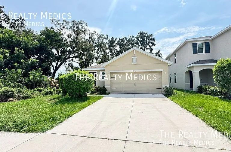 10906 Carlton Fields Dr — Photo 2