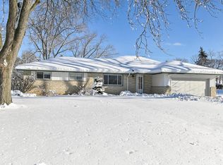 2824 S 128th St, New Berlin, WI 53151