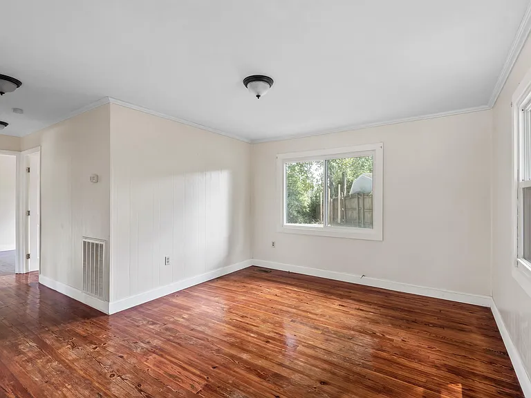 113 Wakeman Ln — Photo 8