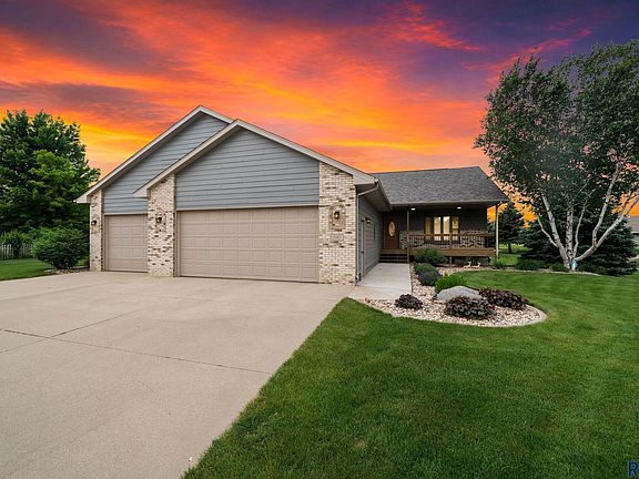 2nd image of 507 Erin Cir