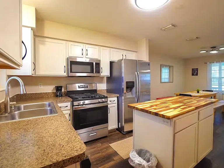 620 SW 4th St — Photo 5