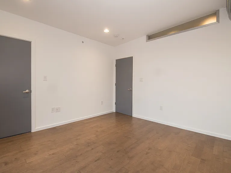 1211 N 5th St #6 — Photo 9