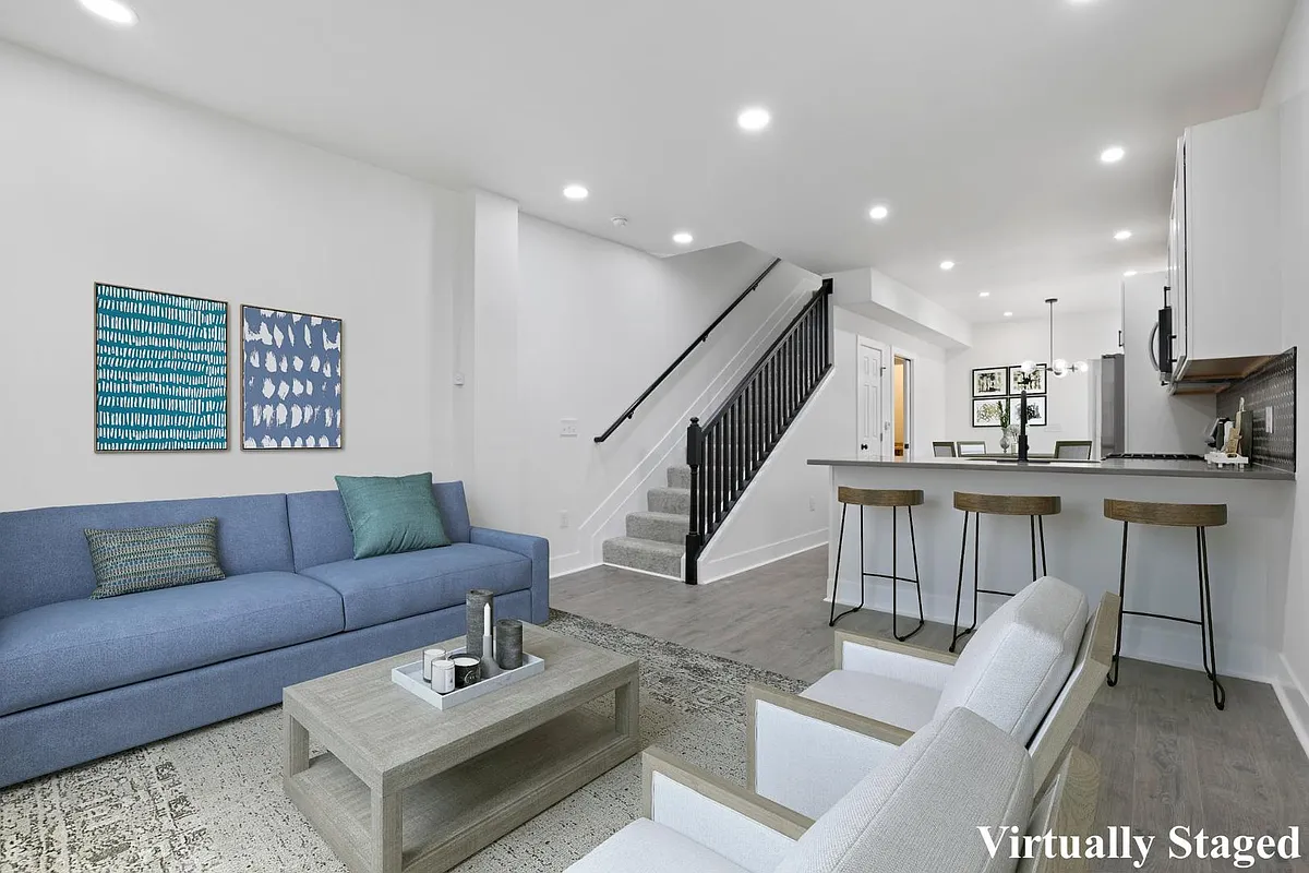 Unit Photo - 270 S 22nd St #270