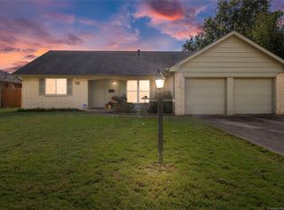 9442 E 40th Pl, Tulsa, OK 74145