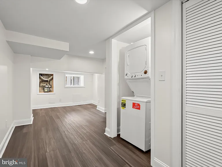 404 N Robinson St — Photo 32