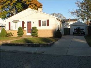 80 McAloon St, Pawtucket, RI 02861