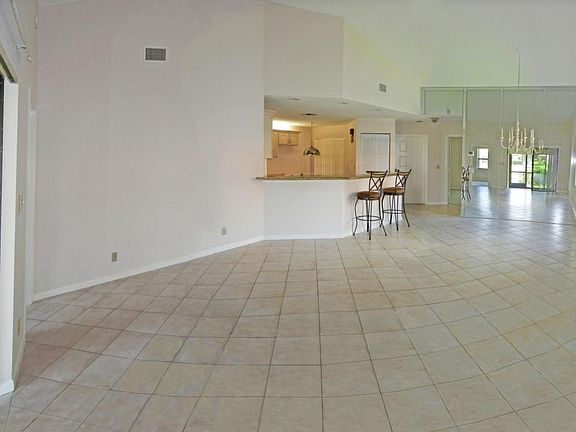 4th image of 17 Centennial Ct