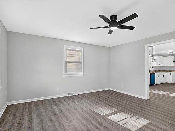 5th image of 918 Beaumont Ave