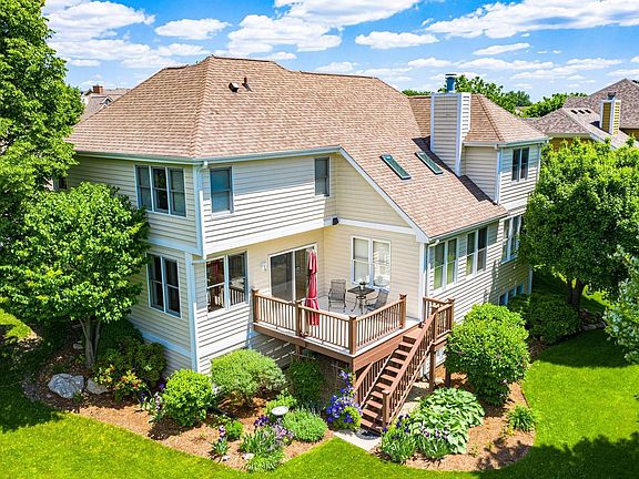 5th image of 10 Sherwood Ct