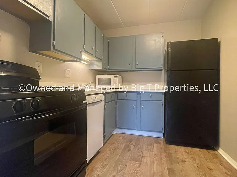 125F Clubhouse Dr SW #4 — Photo 4