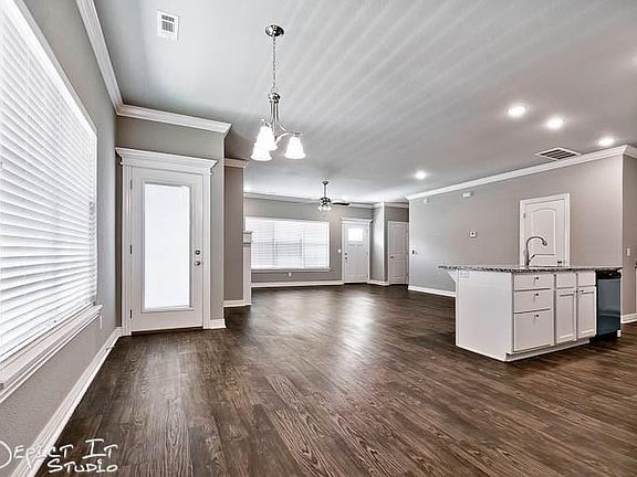 4th image of 121-A Carrington Ave