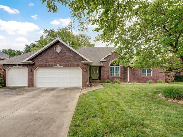 1010 E Lakewood Street, Springfield, MO 65810