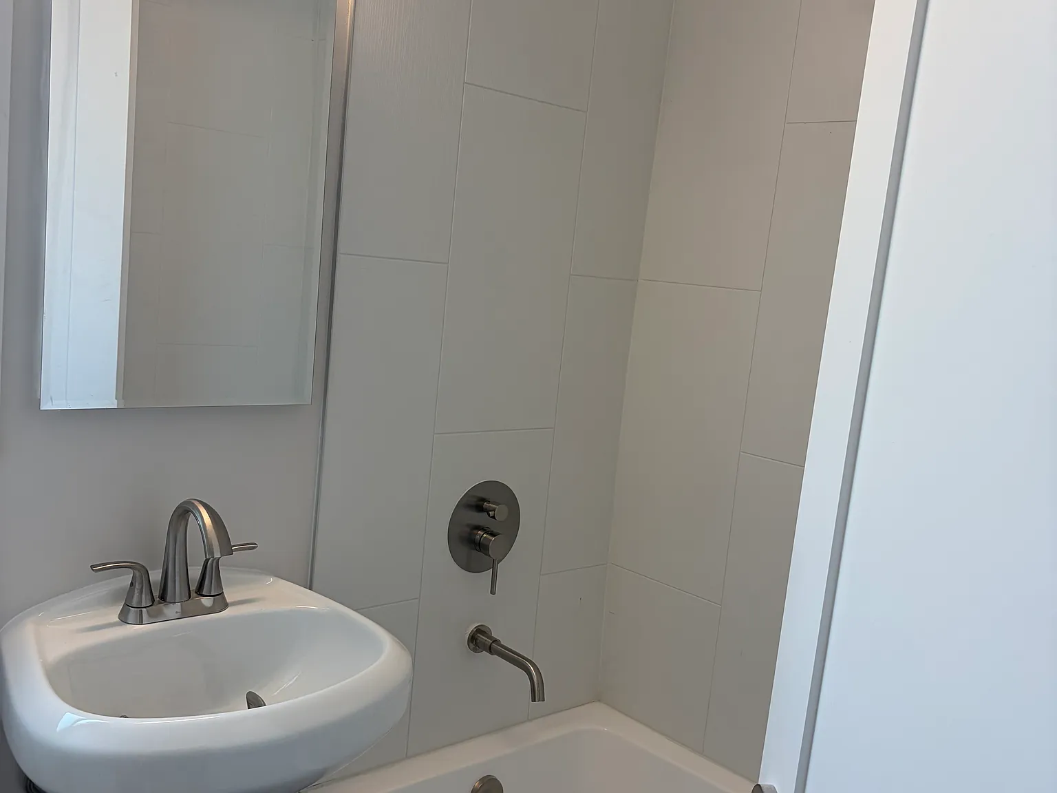 1 bed, 660 sqft, $1,925 — Photo 4