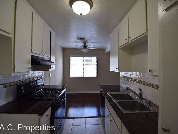 4th image of 5617 Woodman Ave APT 204