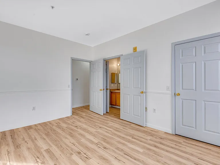 18959 E Warren Dr #207 — Photo 7