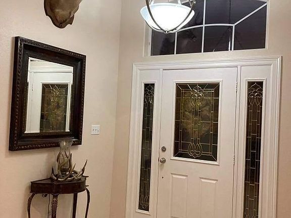 3rd image of 405 Woodhollow Ln