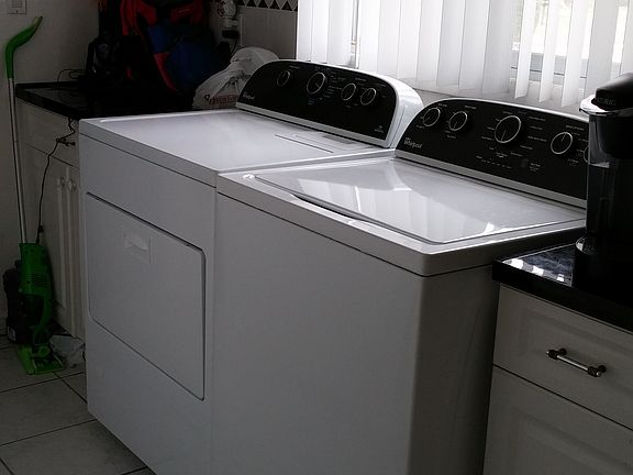 laundry/pantry room