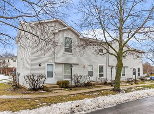 227 Raintree Ct, Aurora, IL 60504