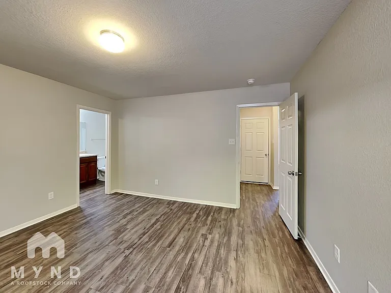 9176 Pleasant Valley Dr — Photo 8