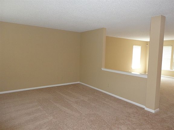 3rd image of 10384 Yosemite Ln