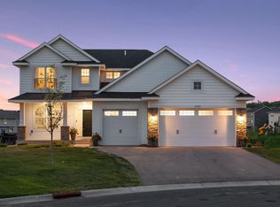 12900 Amiens Cir, Rosemount, MN 55068