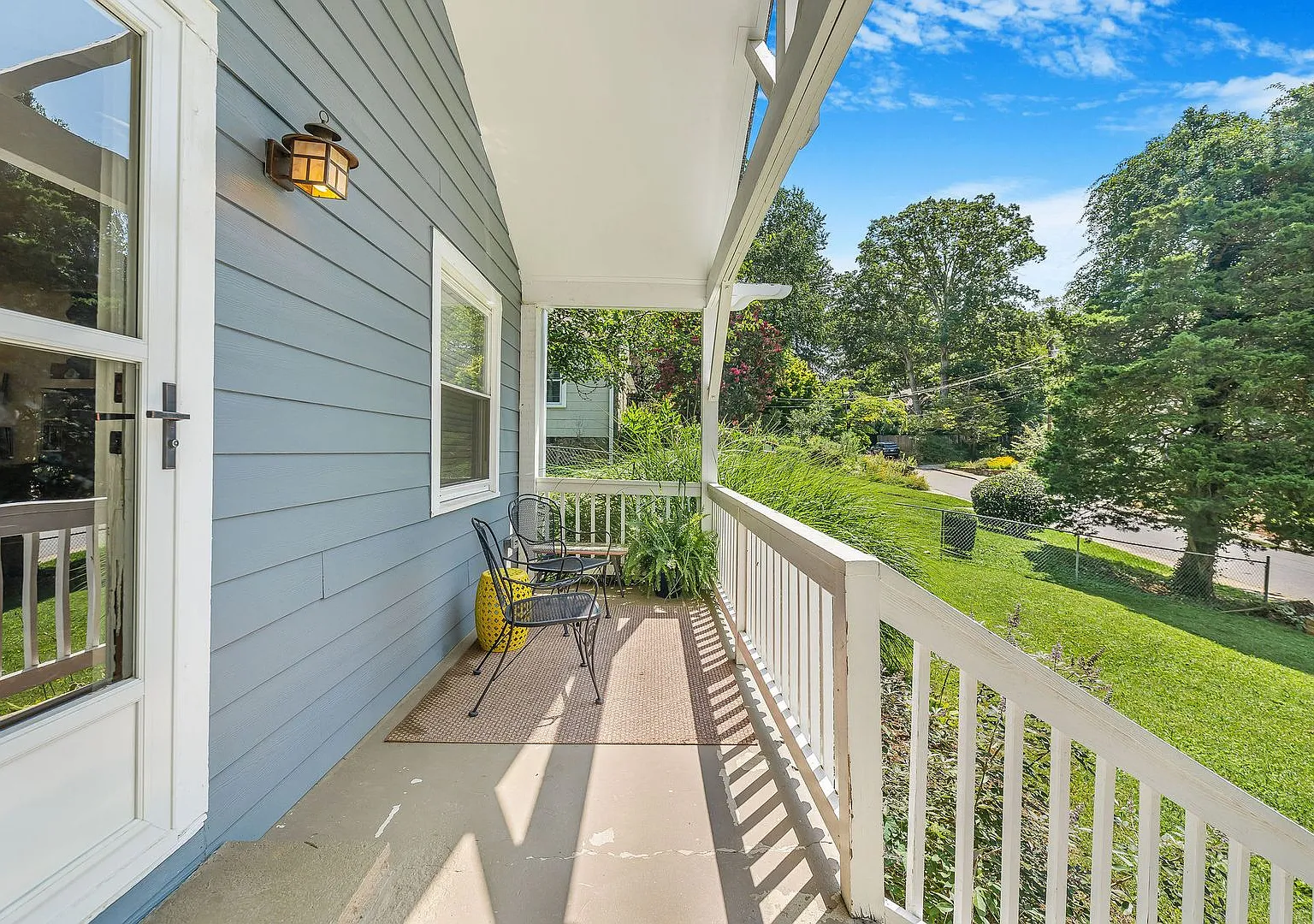 Kenilworth - Updated Older Home with tons of Character — Photo 3