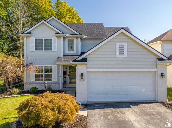 941 Hickory Creek Dr, Temperance, MI 48182