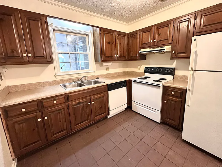 505 Chateau Dr SE — Photo 7