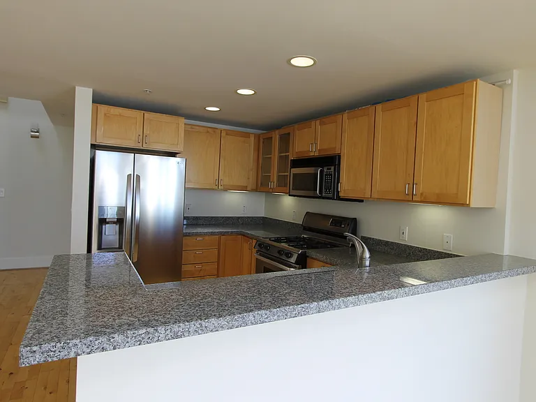 701 Minna St #12 — Photo 4