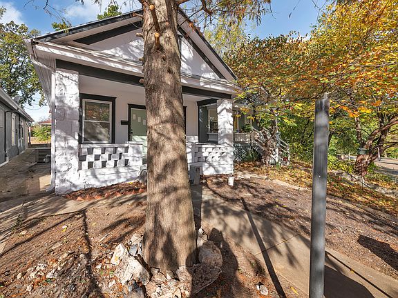 4th image of 3416 Genessee St