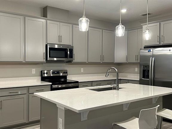 3rd image of 367 Sofia Ln