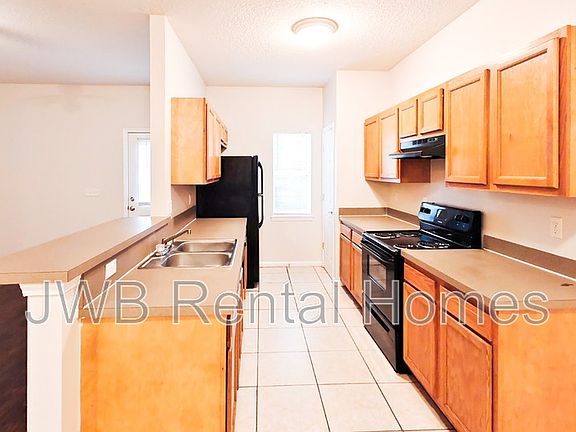 2nd image of 1626 Stimson St