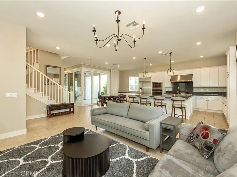 107 Pitch — Photo 4