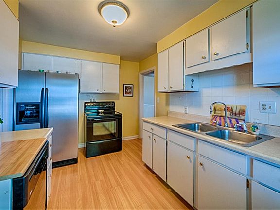 5th image of 3604 W Garland Ave