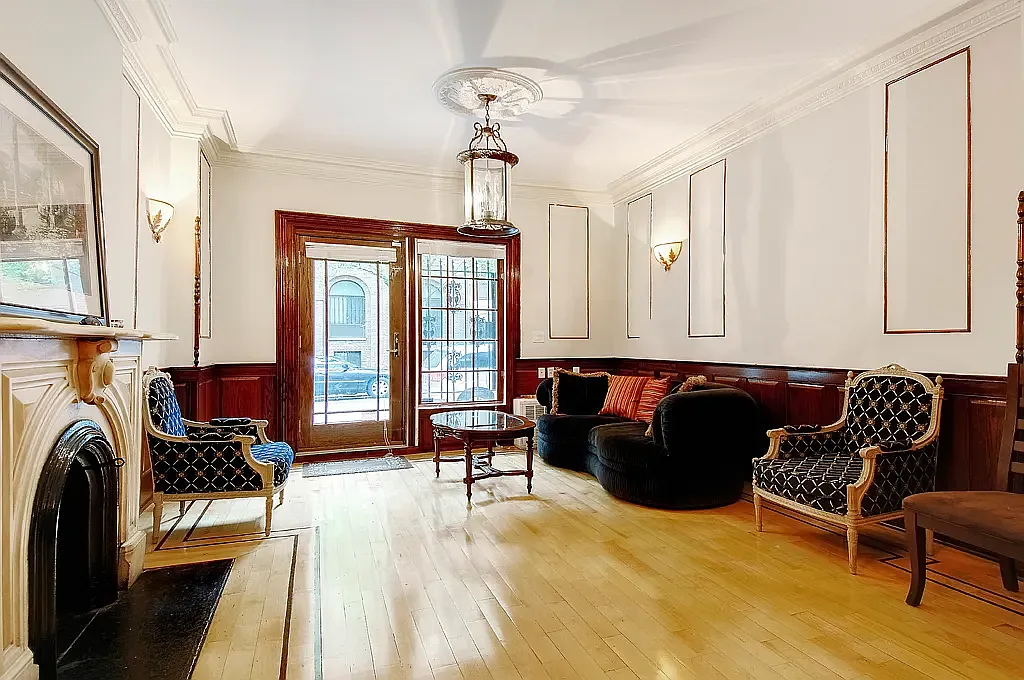 306 East 52nd Street — Photo 1