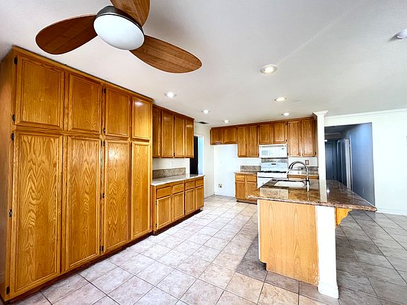3rd image of 2700 Toumey Ln