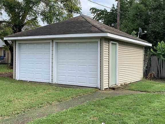2nd image of 1600 Morton Ave