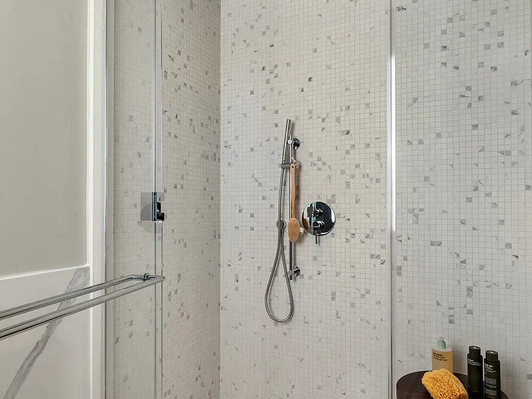 300 E 50th St #16K — Photo 8