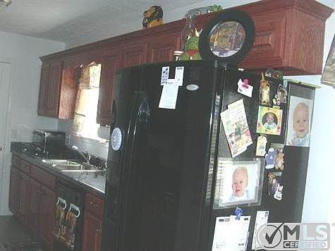5th image of 135 Tanner Cir