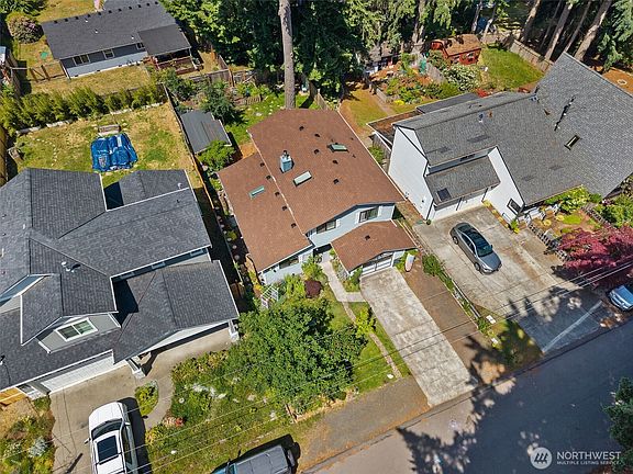 4th image of 4921 Carole Drive NE
