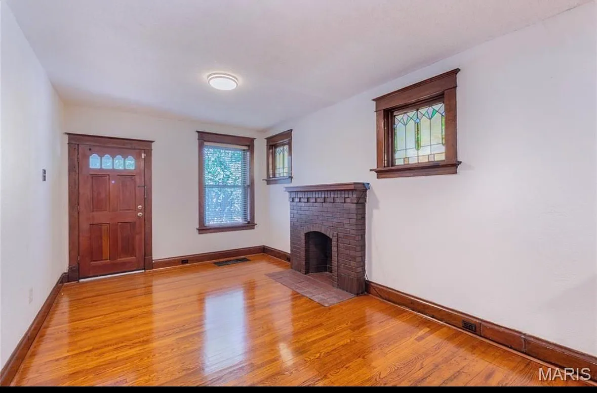 1 bed, 833 sqft, $1,200 — Photo 3