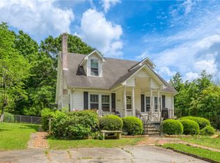 119 Kelly St, Laurens, SC 29360