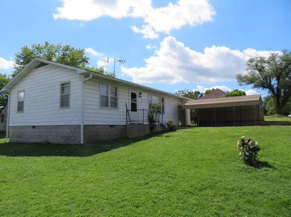 123 W Kosciusko Street, Warsaw, MO 65355