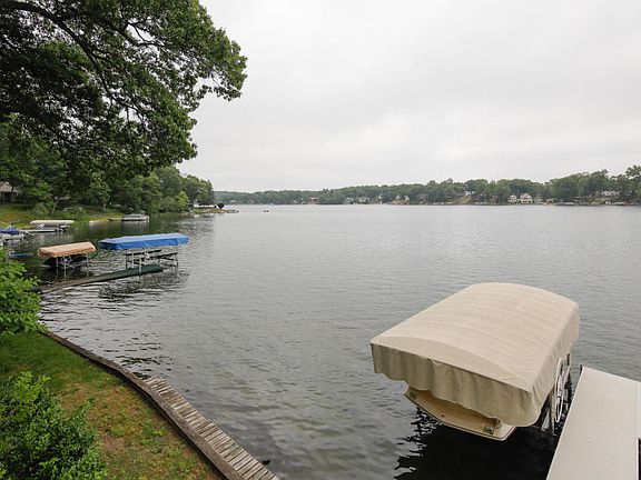 5th image of 530 Sylvan Dr