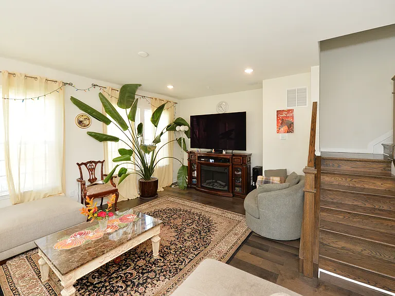 104 W Ramsey Ter #607 — Photo 5