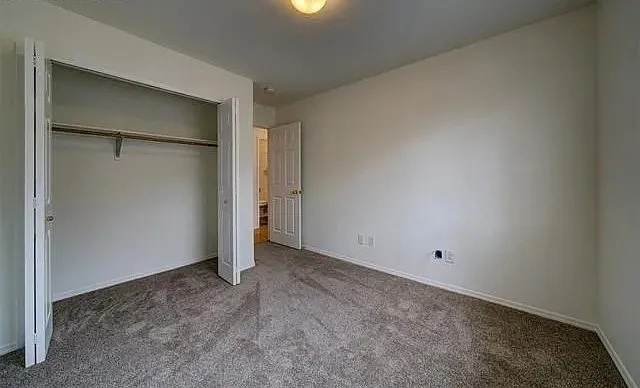 3 bed, 2111 sqft, $2,700 — Photo 3