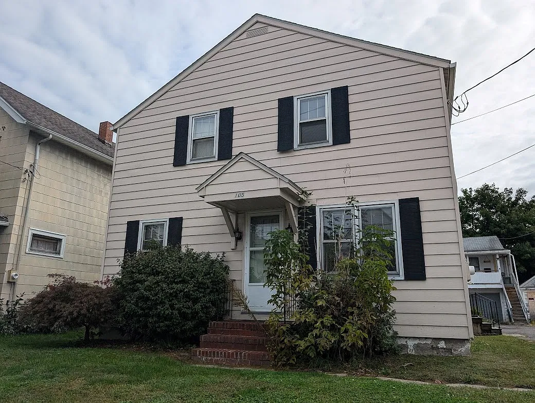 105 Cleveland Ave — Photo 1